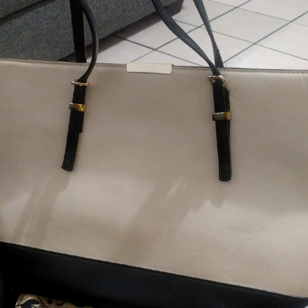 Kelly & Katie - Chic Black and Cream Handbag with a matching pocket bag
